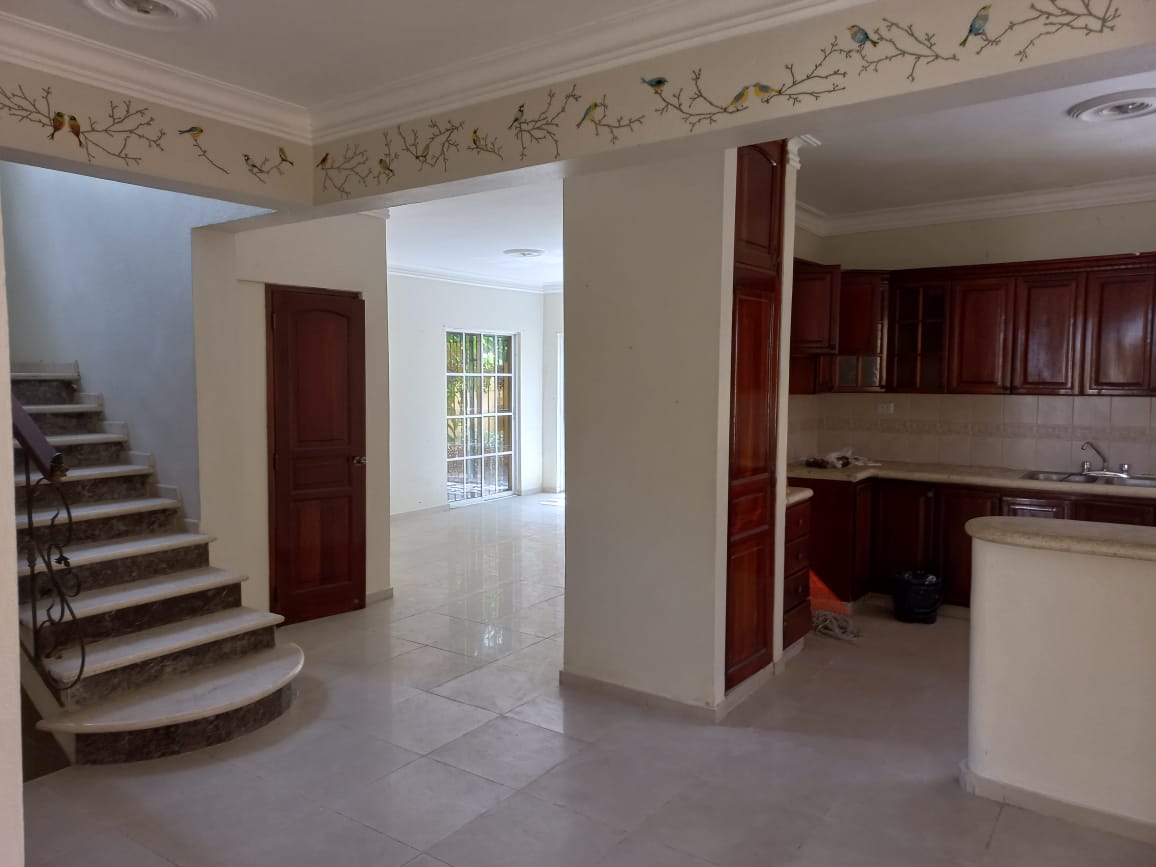 casas - Venta de hermosa casa en los corales del sur Santo Domingo este 6