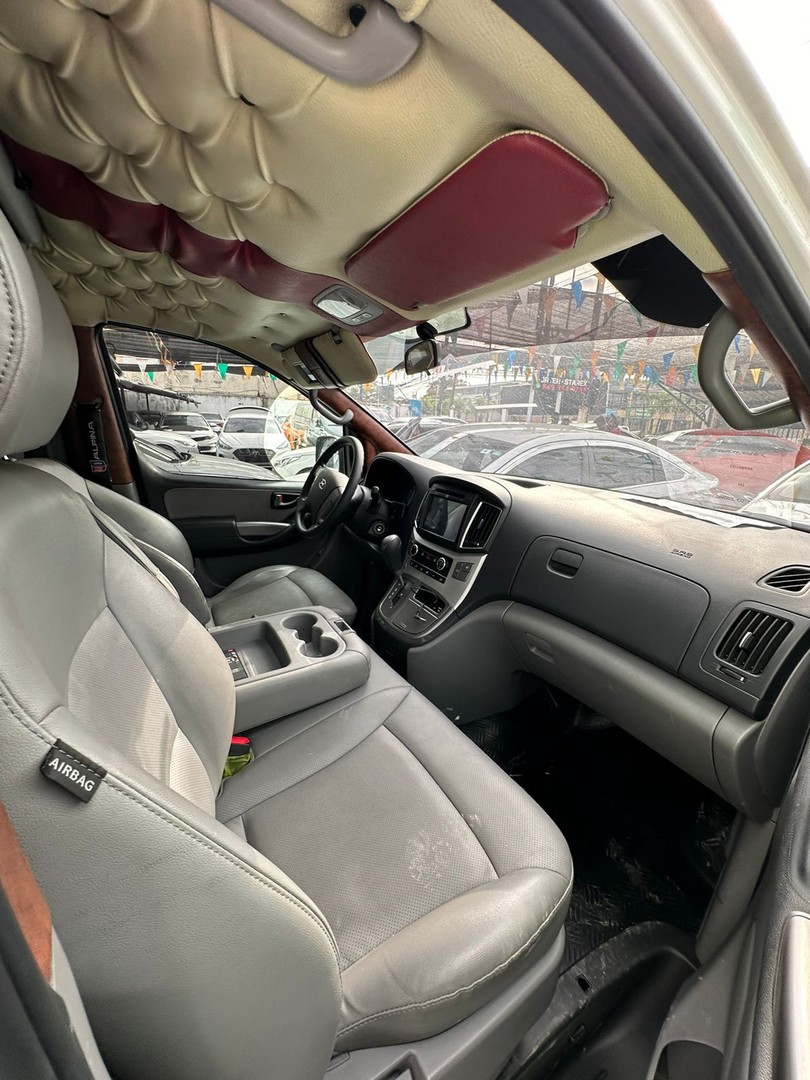 jeepetas y camionetas - HYUNDAI GRAND STAREX 2020 BLANCA 1