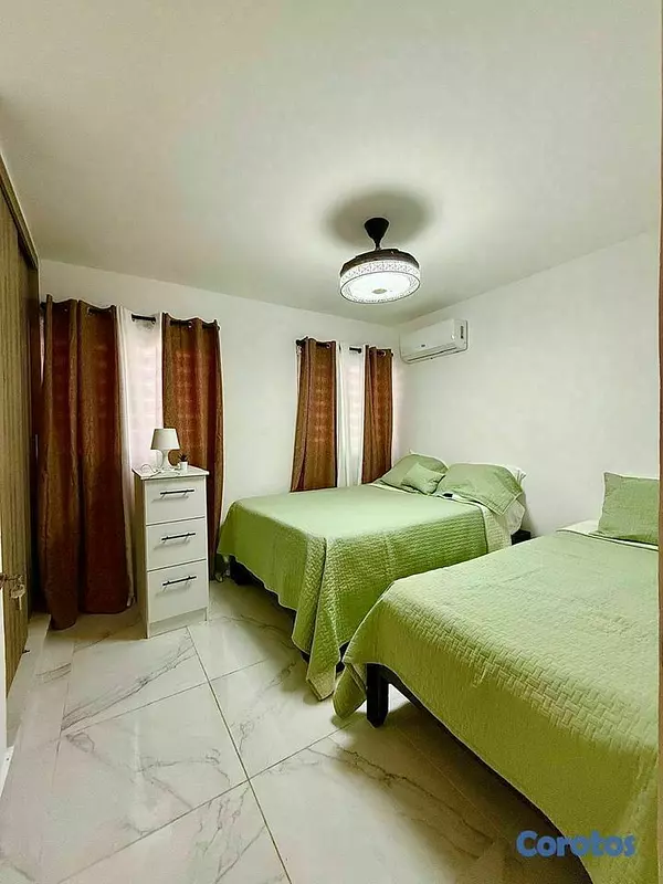 casas - Casa en alquiler con piscina  10