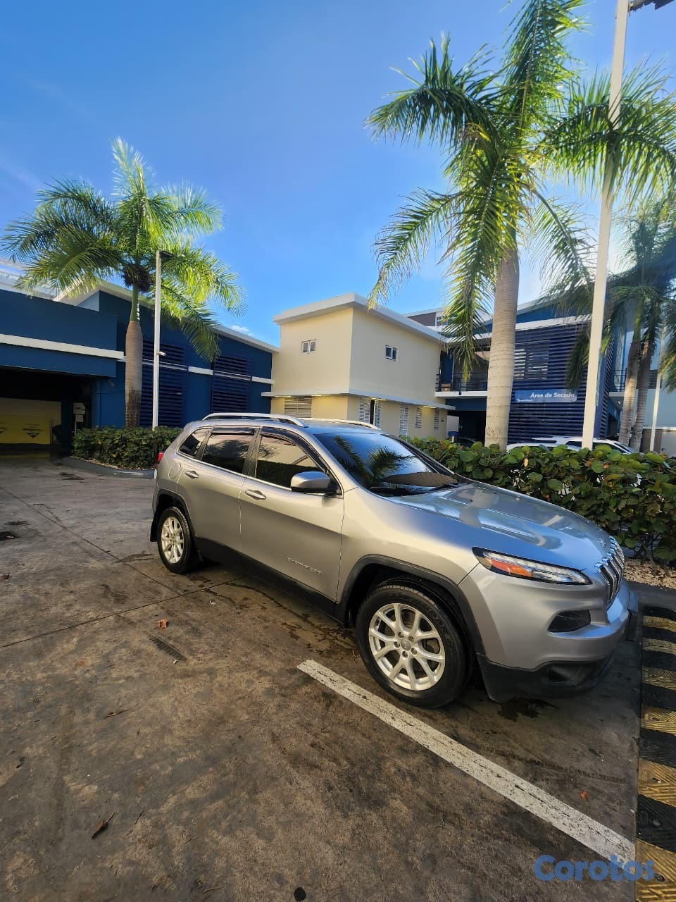 jeepetas y camionetas - jeep cherokee latitude  2