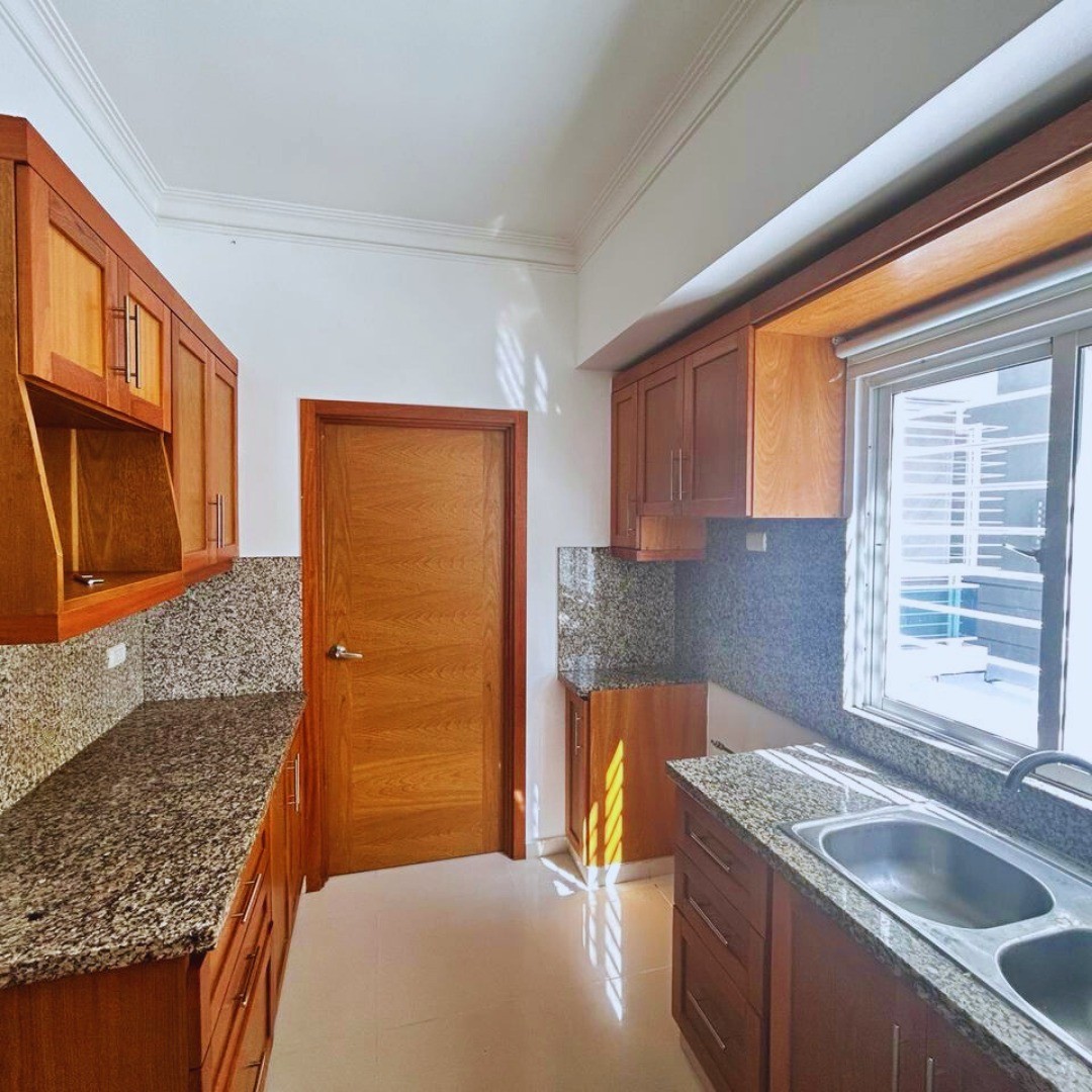 apartamentos - Apartamento en Alquiler en Evaristo Morales CON TERRAZA PRIVADA.
2 Hab 
US$1,300