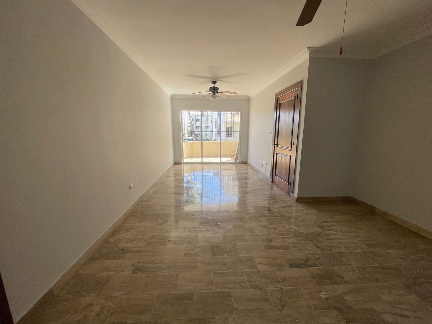 apartamentos - Alquilo apartamento clásico de 
113 mts2, piso 2: Arroyo Hondo
