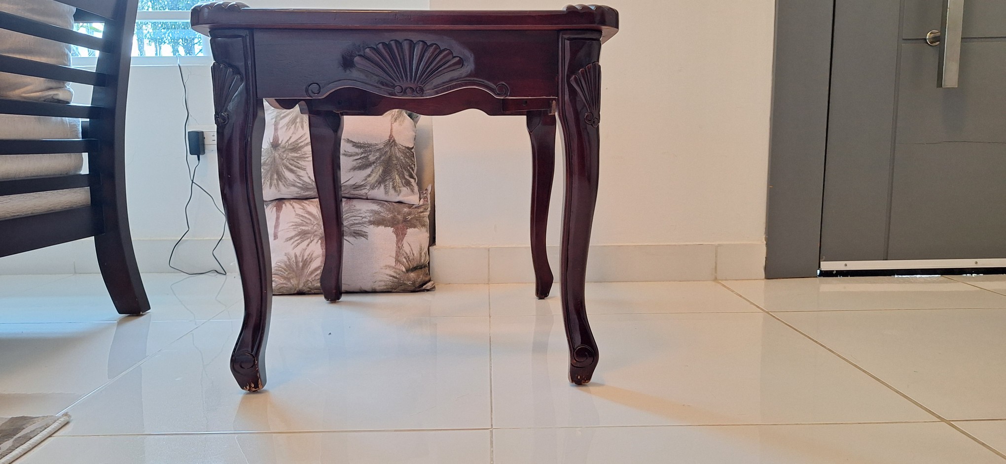 muebles y colchones - Mesa de Caoba en excelentes condiciones 1