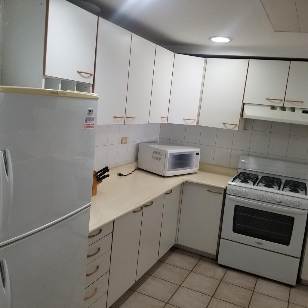 apartamentos - En Alquiler Amplio apartamento de dos habitaciones en Naco 2