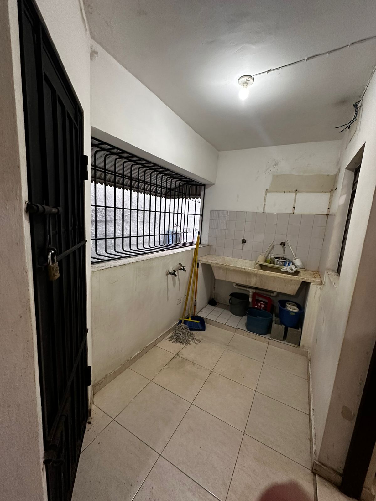 apartamentos - Apto Remodelado 3 Hab. en Alquiler Evaristo Morale 3