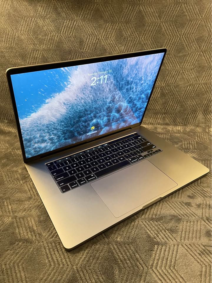 computadoras y laptops - MacBook Pro 2019 A2141 Core Intel i9 oportunidad 3