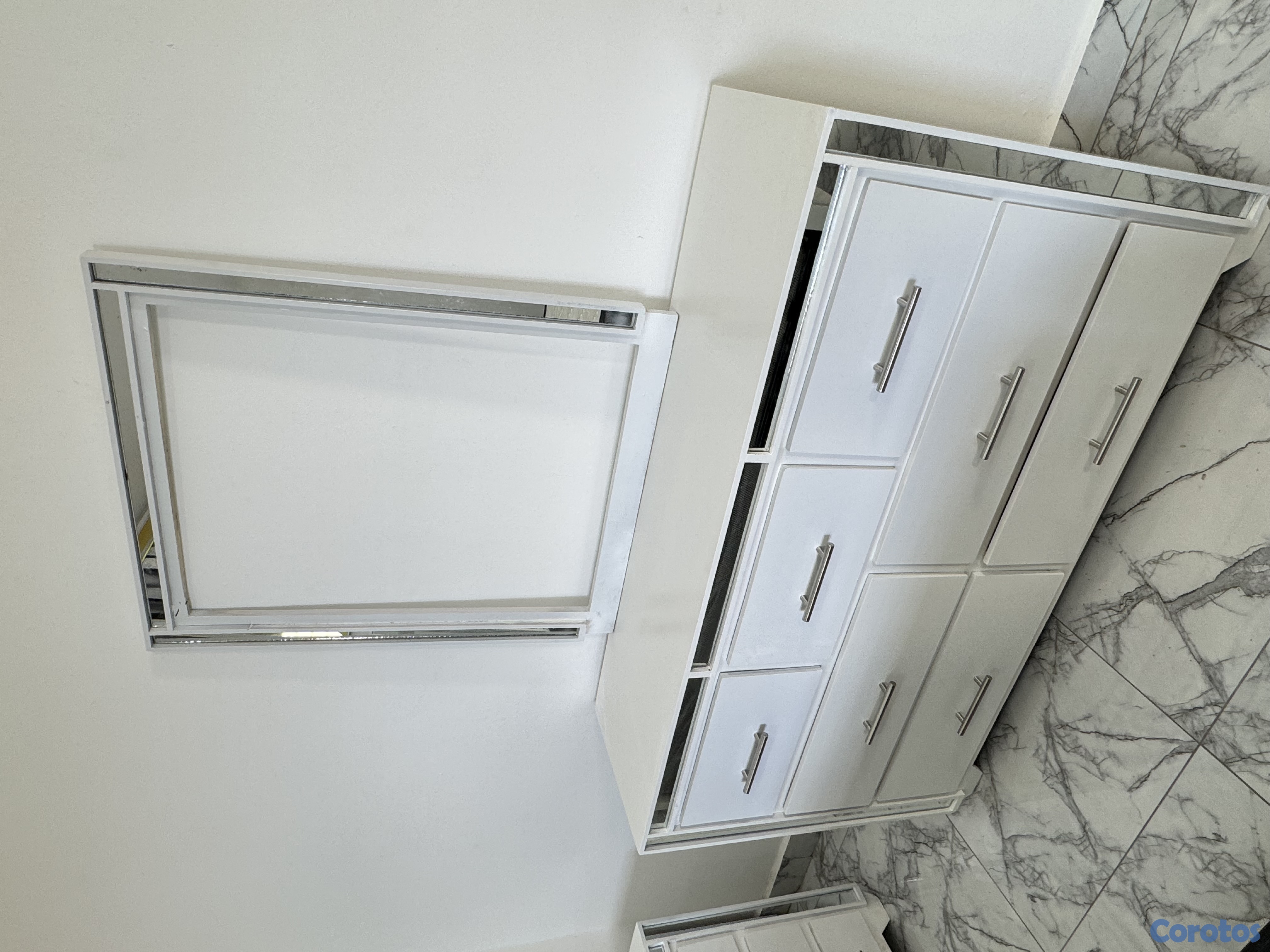 muebles y colchones - Gavetero tipo enmarcado en espejos 