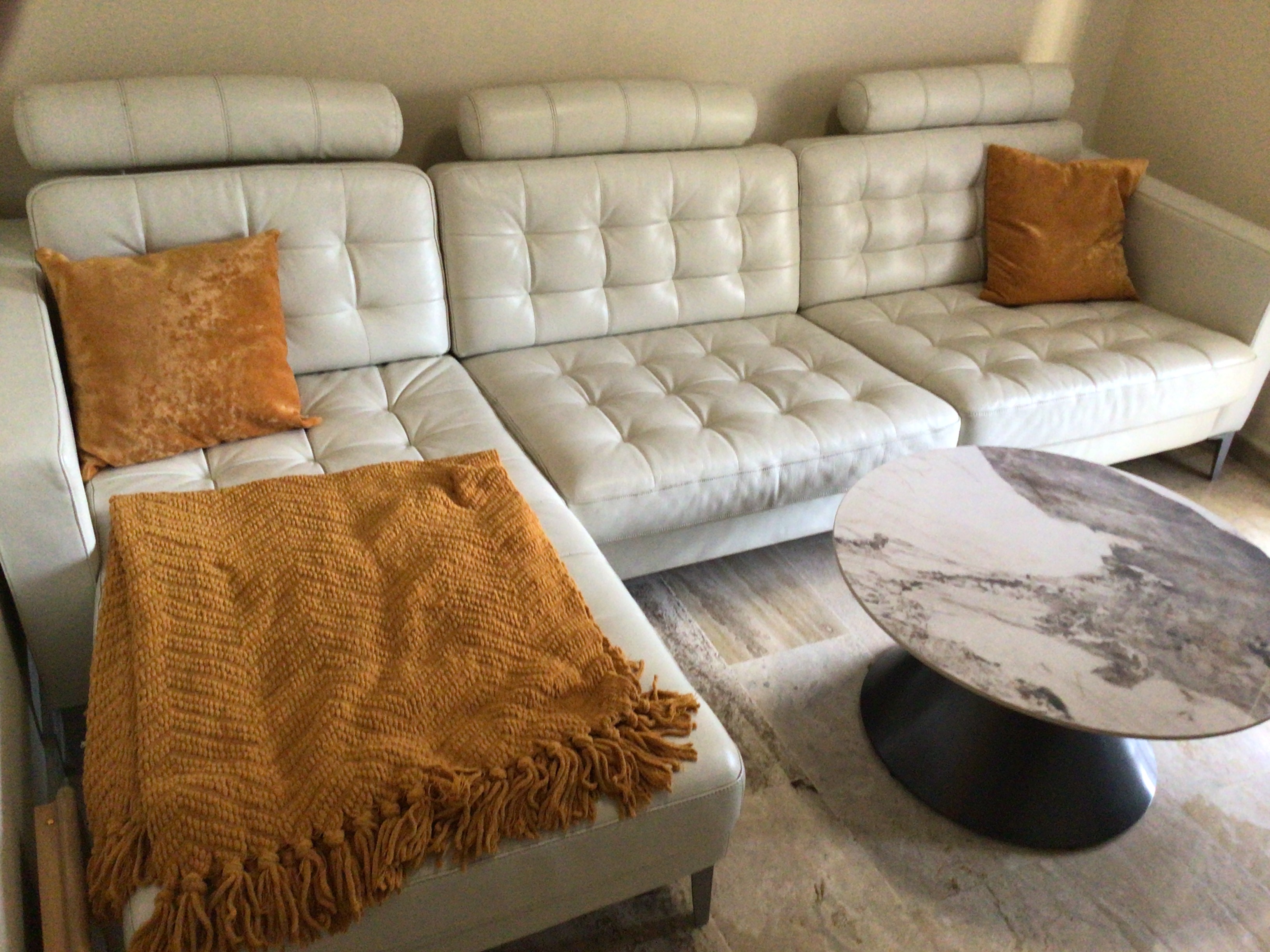 muebles y colchones - Sofá en piel 