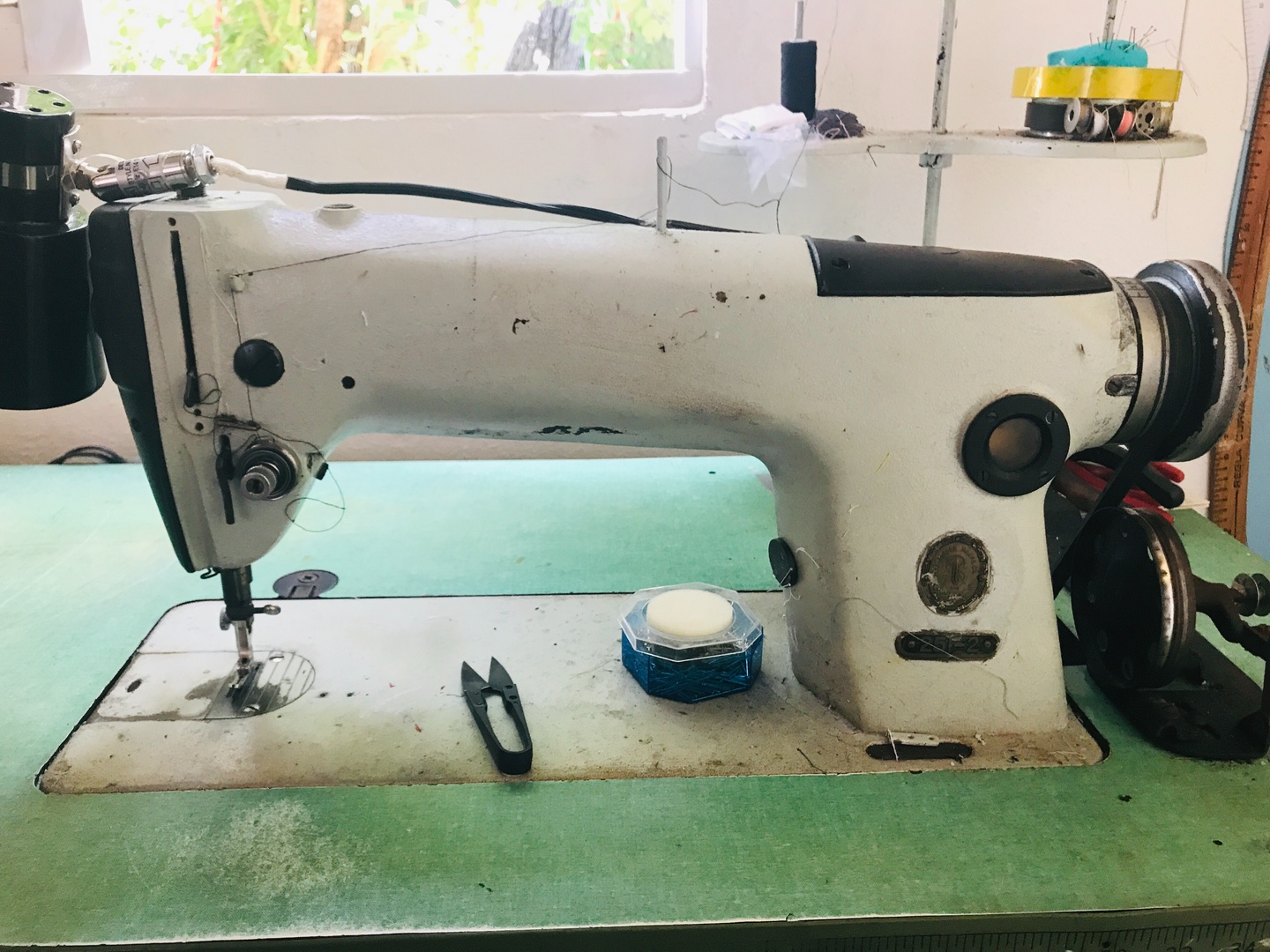 Máquina de coser industrial 
