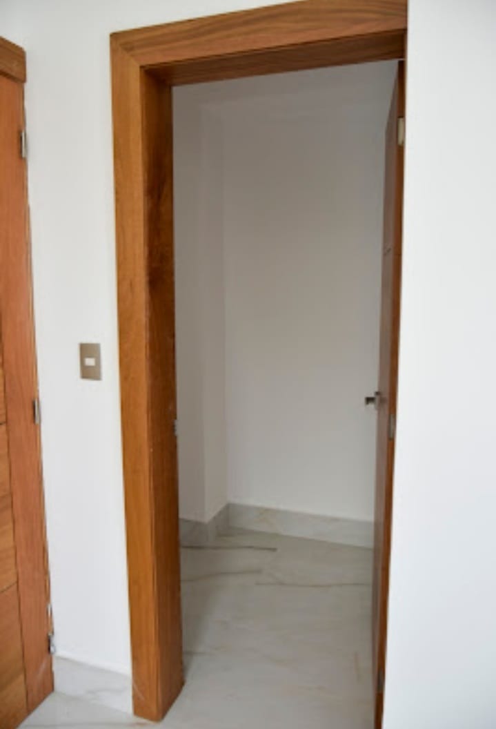casas - Se Vende Casa de 2 Niveles en Las Carmelitas  2