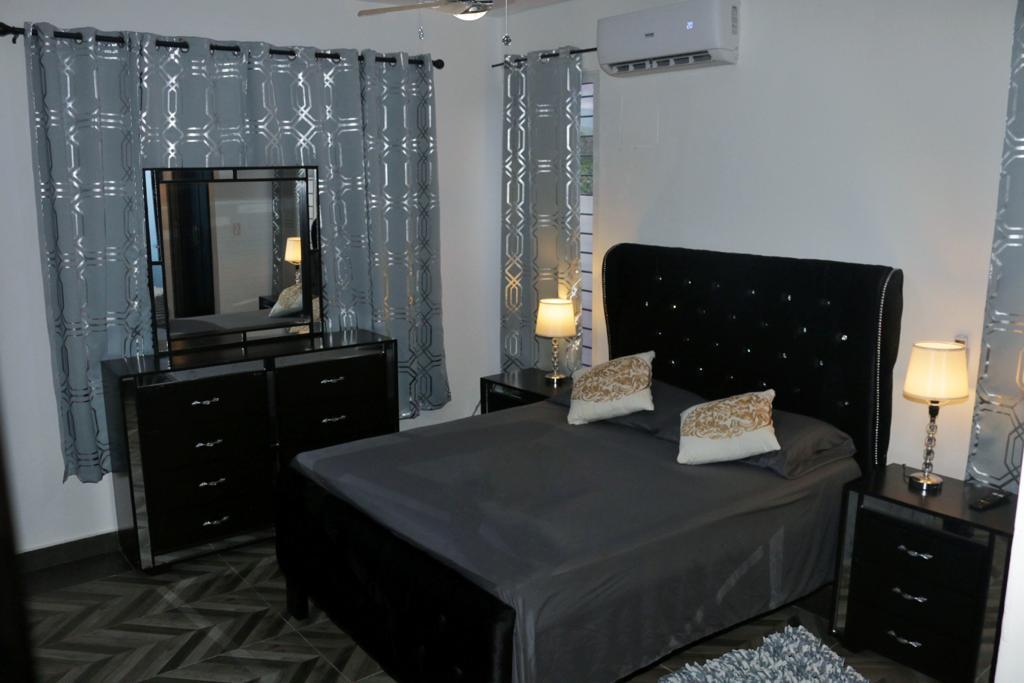 casas - CASA EN RENTA EN LLANOS DE GURABO, SANTIAGO. 9
