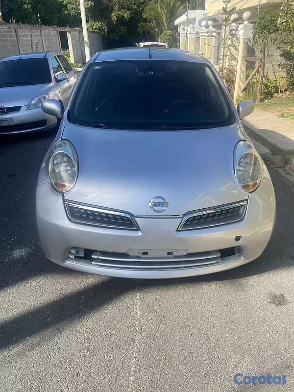 carros - Nissan March 2010 1