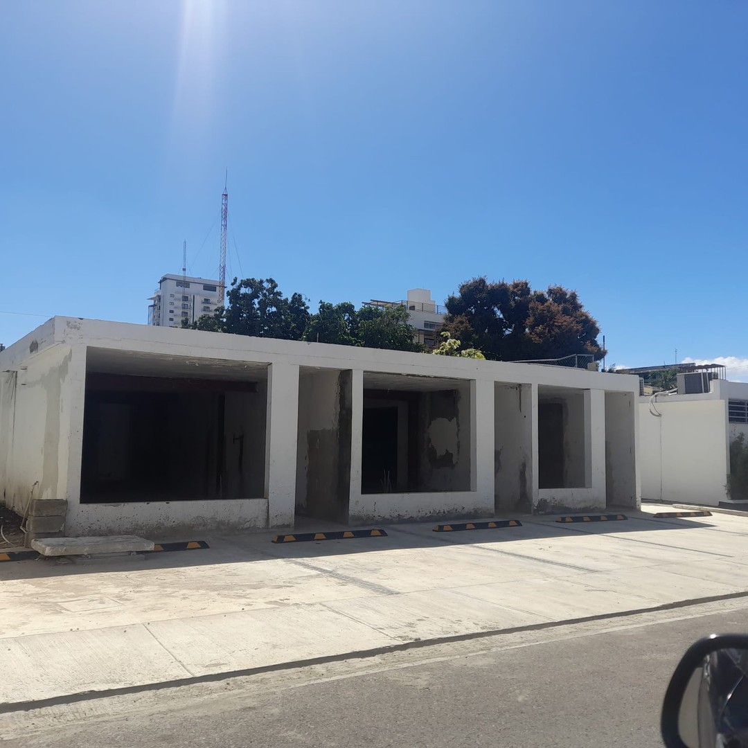 oficinas y locales comerciales - Se Renta Local Comercial en Zona Centrica  0