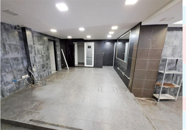 oficinas y locales comerciales - Local amplio en zona comercial 7