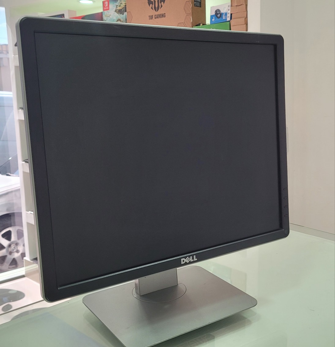 computadoras y laptops - Monitor Dell 20 Pulg HDMI VGA FULL HD GIRATORIO