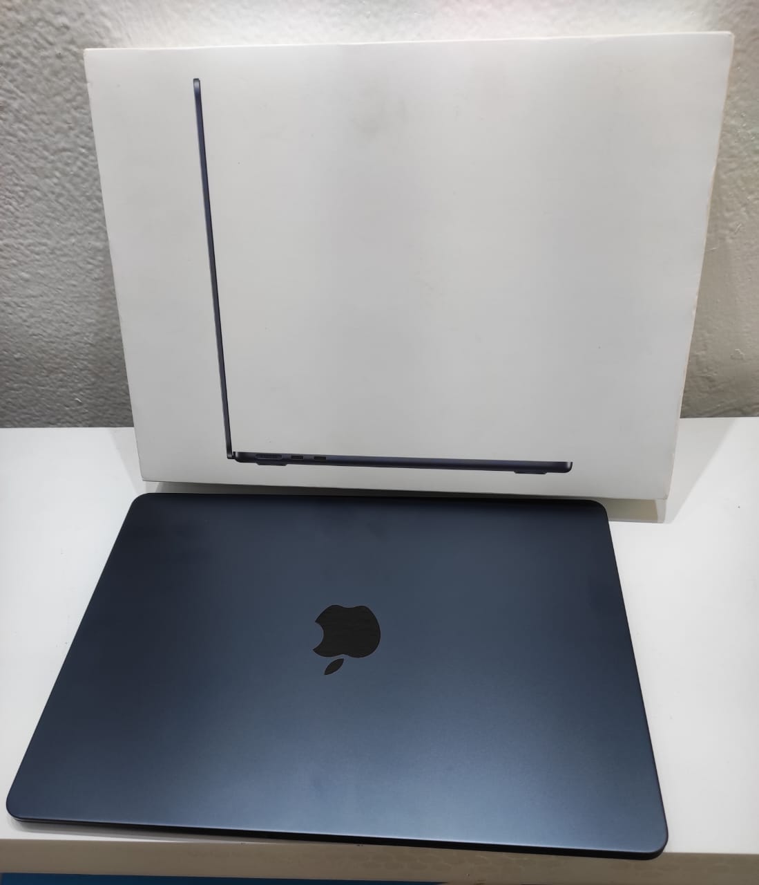 computadoras y laptops - Laptop Apple MacBook Air 13.6" 2024, M3, 8GB RAM, 256GB SSD, CPU 8, GPU 8, Nueva 2