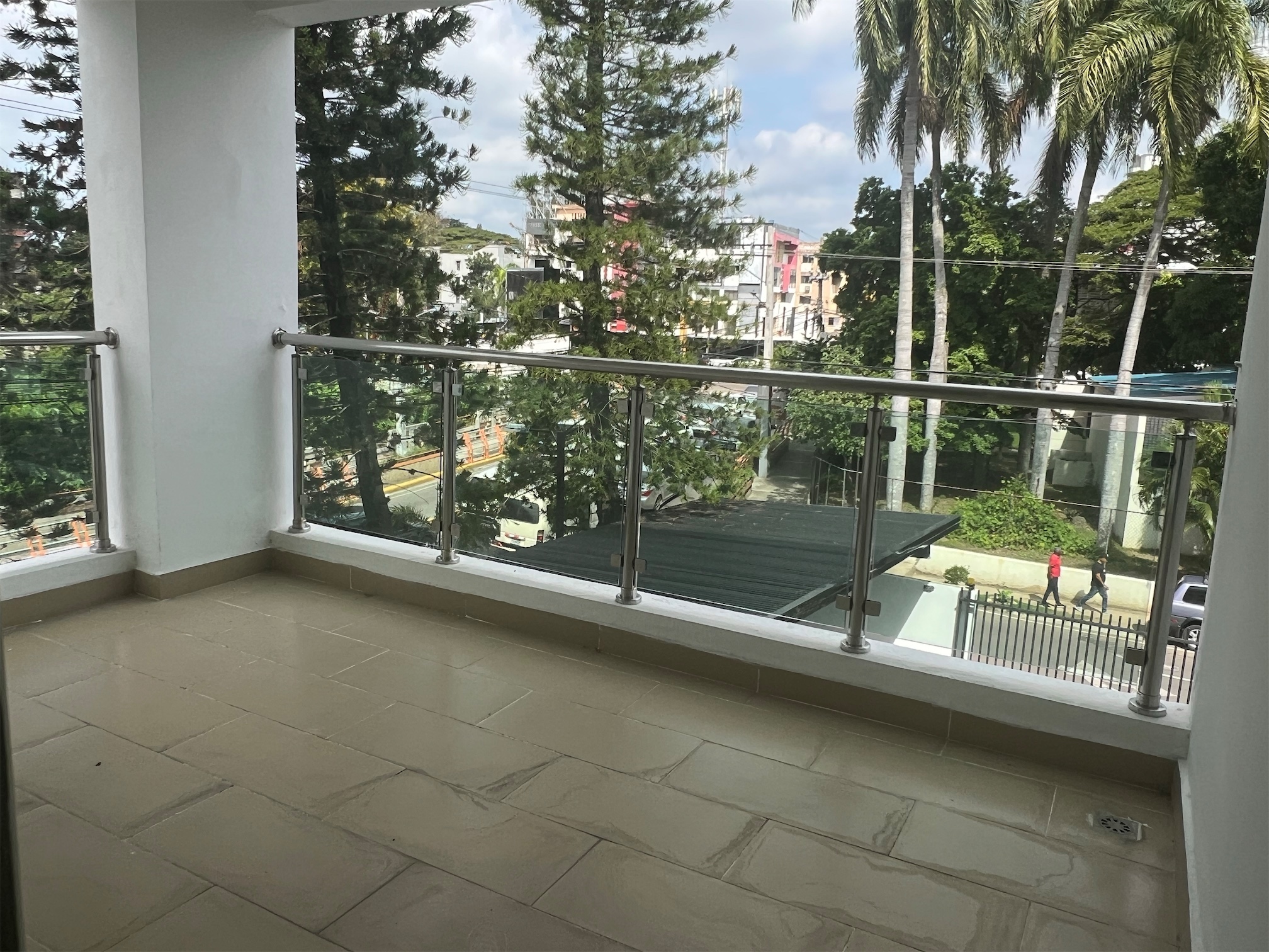 apartamentos - Tercer nivel en la esmeralda santiago