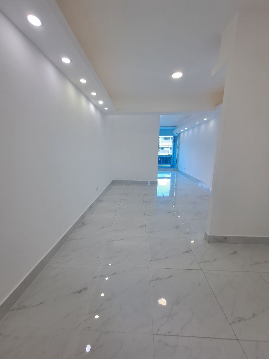 oficinas y locales comerciales - Alquilo Local 50 mts   3er piso en los prados  5