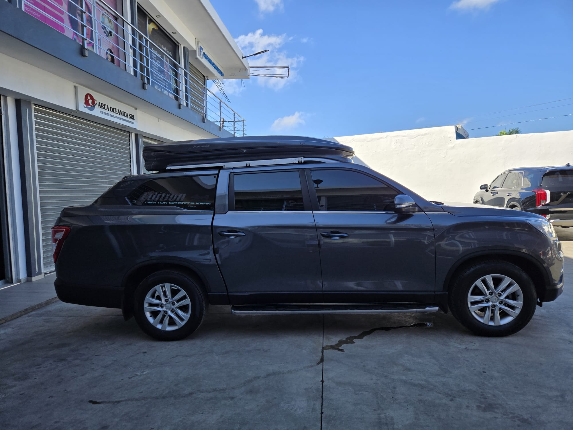 jeepetas y camionetas - KGM REXTON 2019 GRIS OSCURO DIESEL 10