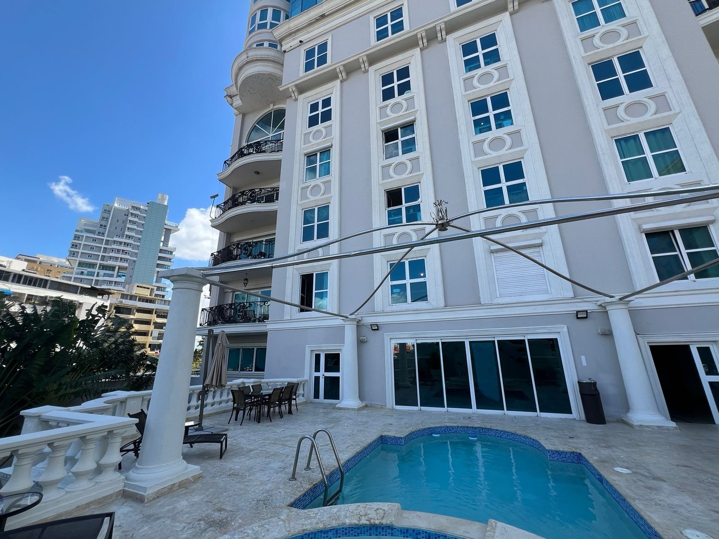 apartamentos - La Esperilla   

usd$650,000

Excelente Apartamento en un 8vo Nivel con vista de