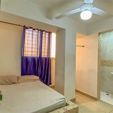 oficinas y locales comerciales - Se vende hotel con 13 locales en el Distrito Nacional zona colonial 76 hab  4