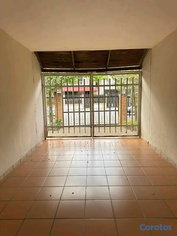 oficinas y locales comerciales - alquilo casa comercial próximo al león Jiménez  3