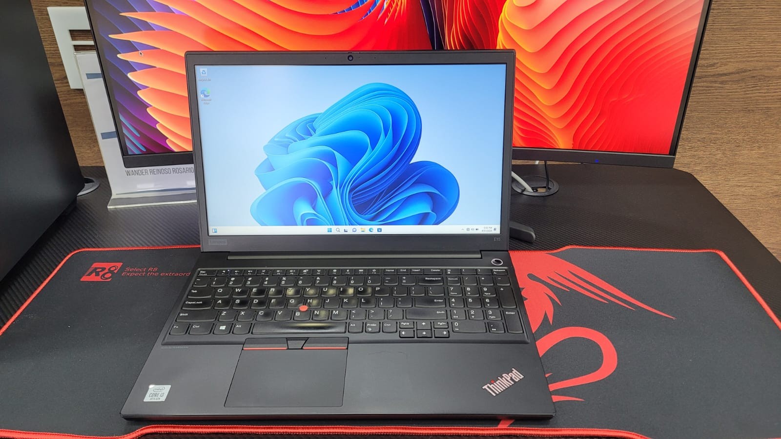 computadoras y laptops - Laptop Lenovo thinkpad i3 10 ma/ 8GB/ 500 HDD/ 15 PLG 0