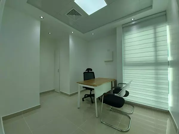 oficinas y locales comerciales - Alquilo Consultorio medico en la esperilla 4