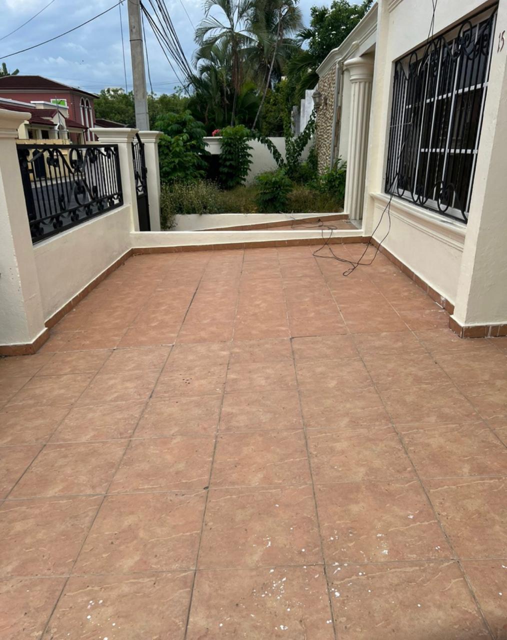 casas - CASA EN VENTA EN VILLA OLGA, SANTIAGO. 1