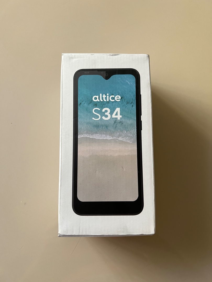 celulares y tabletas - Altice S34 negro NUEVO RD$4,500 negociable