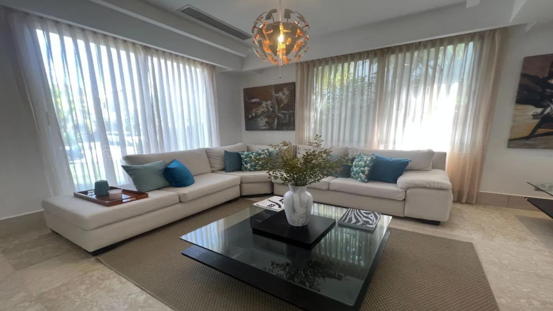casas vacacionales y villas - Vendo hermosa Villa en Punta Cana Village 3