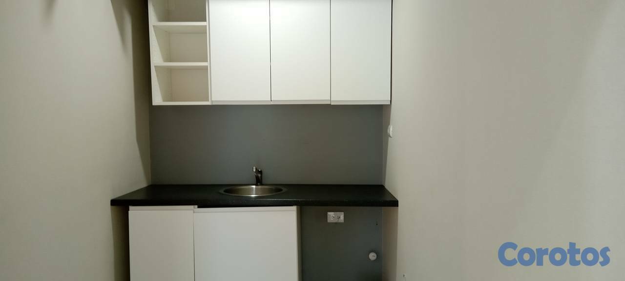 oficinas y locales comerciales - Local en venta amueblado en Bella Vista 5