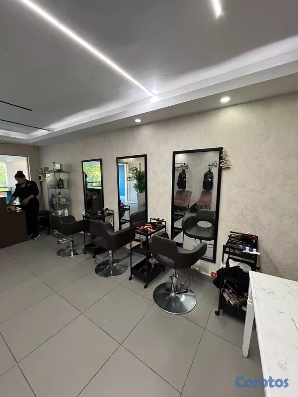 oficinas y locales comerciales - LOCAL EN VENTA DE USO COMERCIAL  3