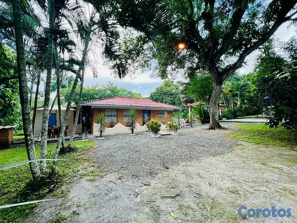 casas vacacionales y villas - Villa de 4 habitaciones con estilo colonial  9