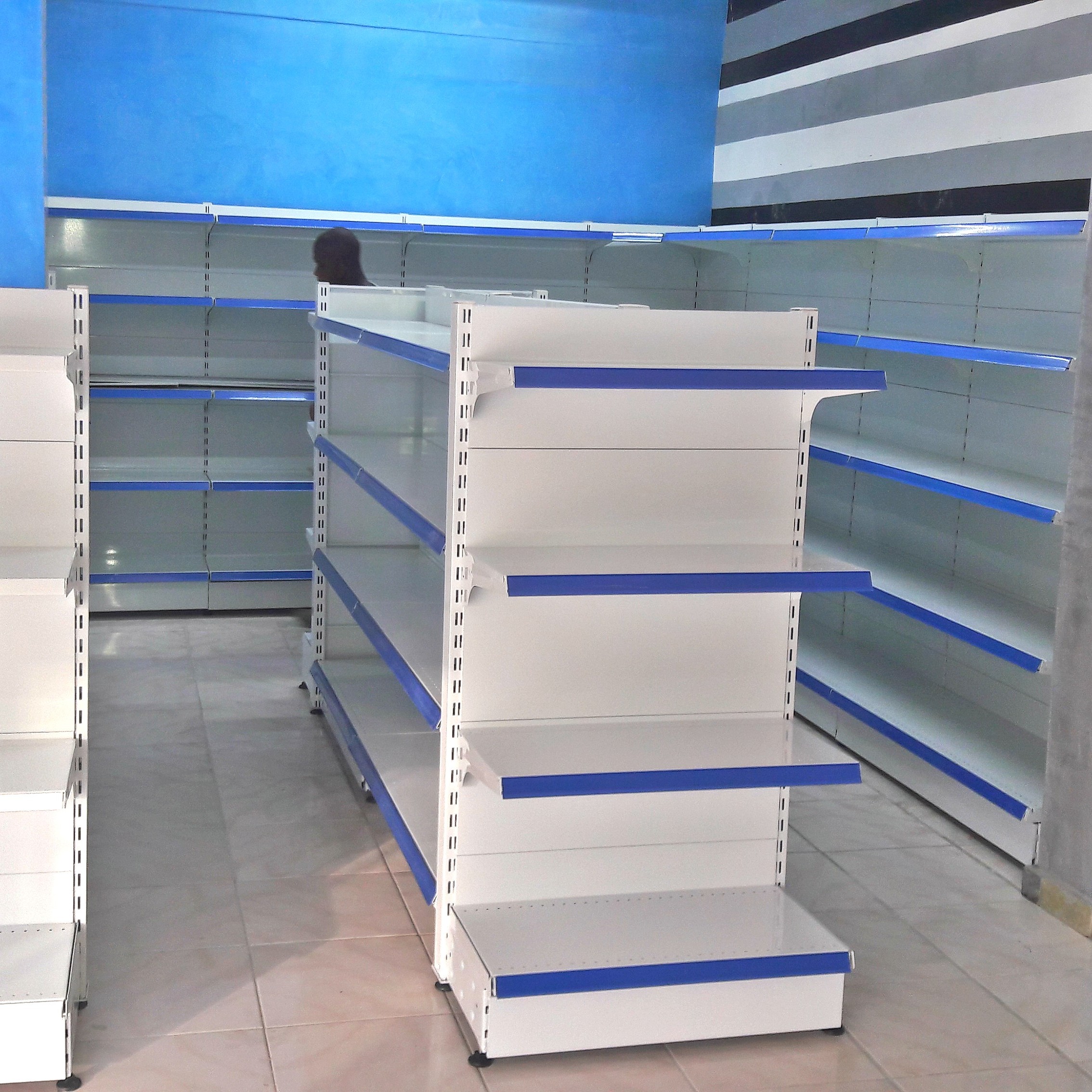 equipos profesionales - Góndolas y Estanterías para exhibición de mercancías 