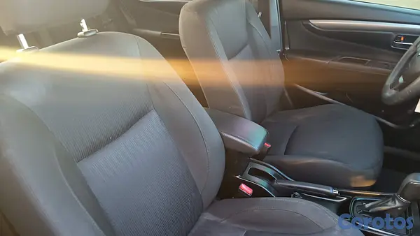 carros - SUZUKI Ciaz Swift  3