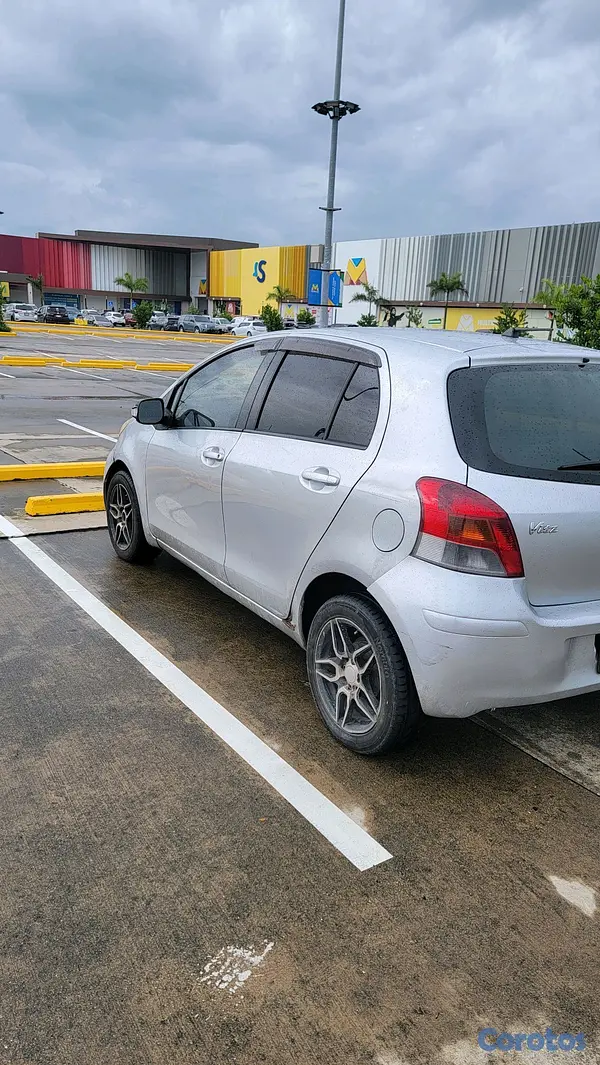 carros - toyota vitz 2