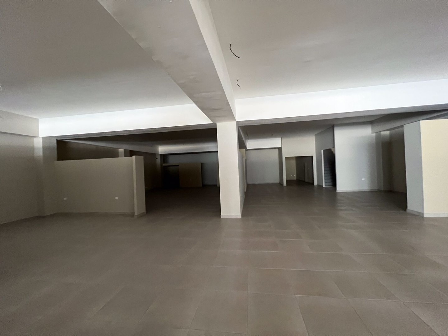 oficinas y locales comerciales - Alquilo Edificio corporativo 4 niveles 2,648 mts 
 3