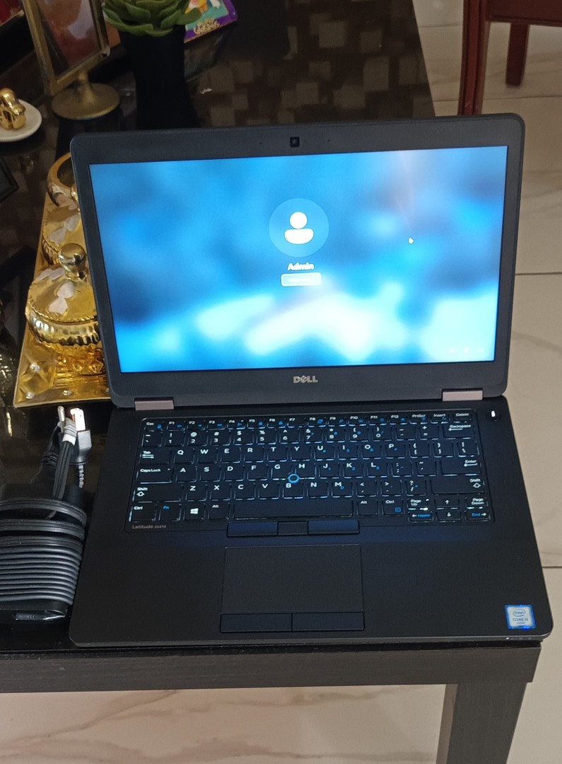computadoras y laptops - Laptop Dell e5470 i5 2.3 GHz 500GB solido 12GB Ram DDR4 Windows 11
