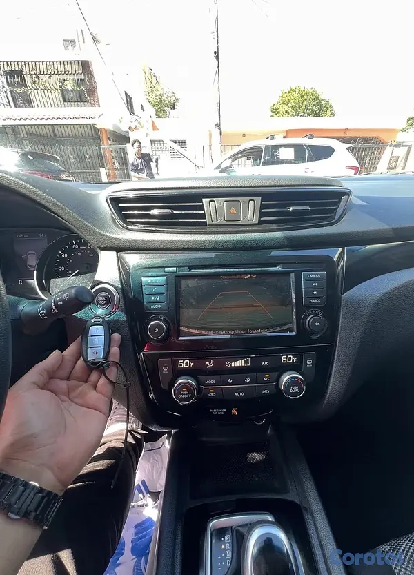 jeepetas y camionetas - Nissan Rogue Sport 2020 4