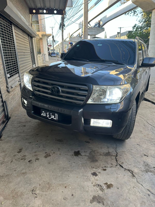jeepetas y camionetas - Toyota land cruicer vxr 2008 0