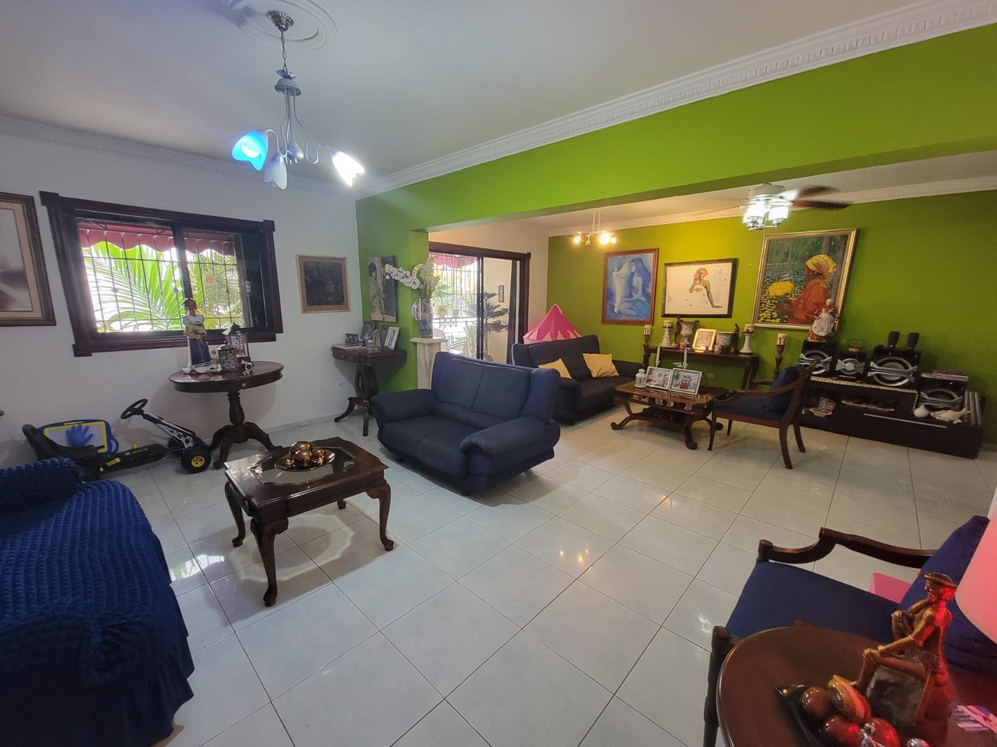apartamentos - Se vende en la Julia Apartamento Clasico con vista al Mar en 2do 