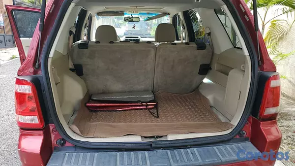 jeepetas y camionetas -  Ford Escape automática 4x4, motor V6. 6