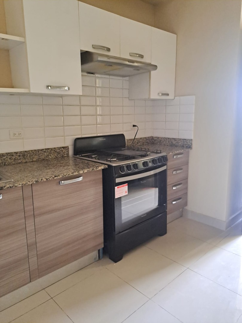 apartamentos - Gascue a metros de UNIBE.
Propiedad ideal para estudiantes.
Alquilo amueblado. 5