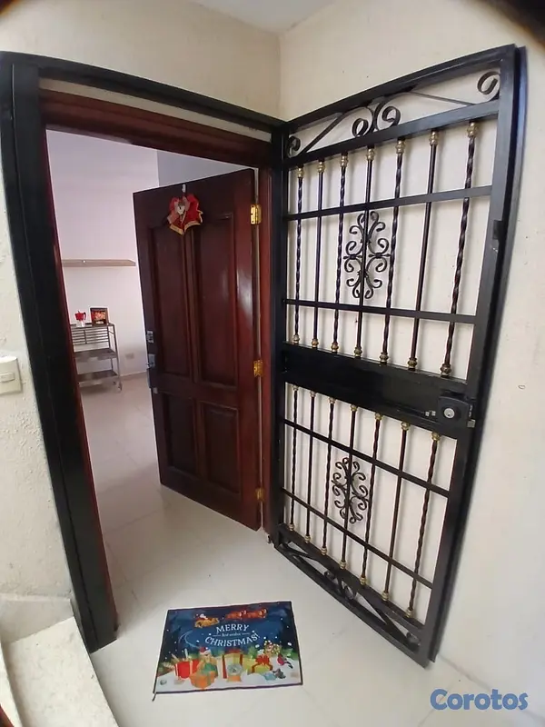 apartamentos - ¡Hermoso apartamento totalmente remodelado y amueblado! ¡ se vende! 2