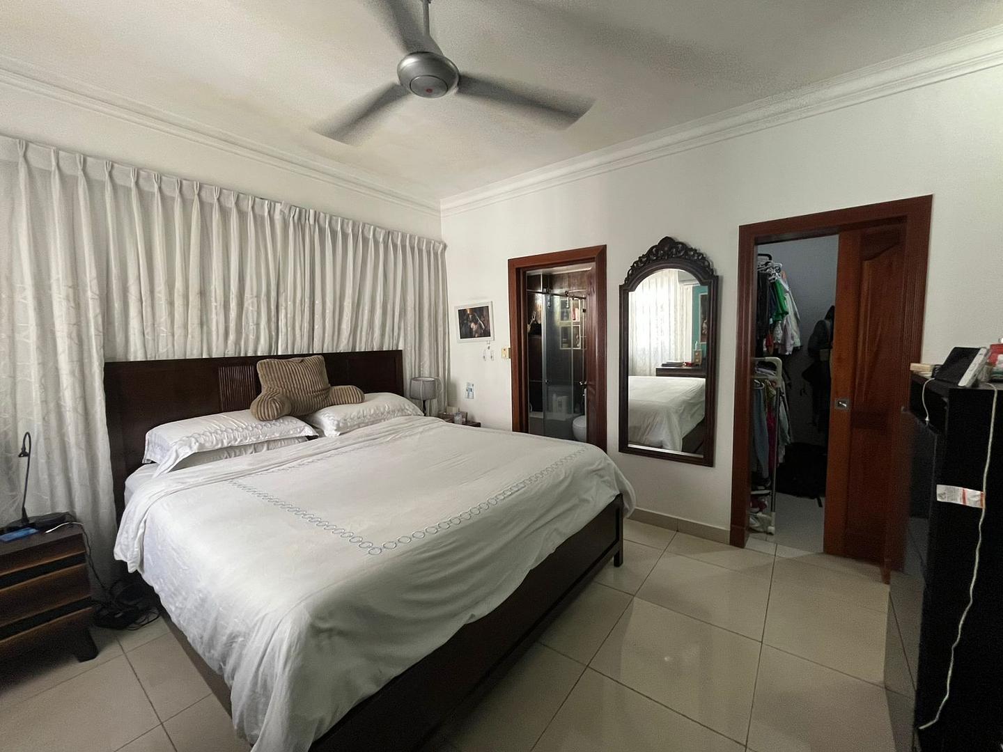 apartamentos - Venta de apartamento en Evaristo Morales U$215,000 7