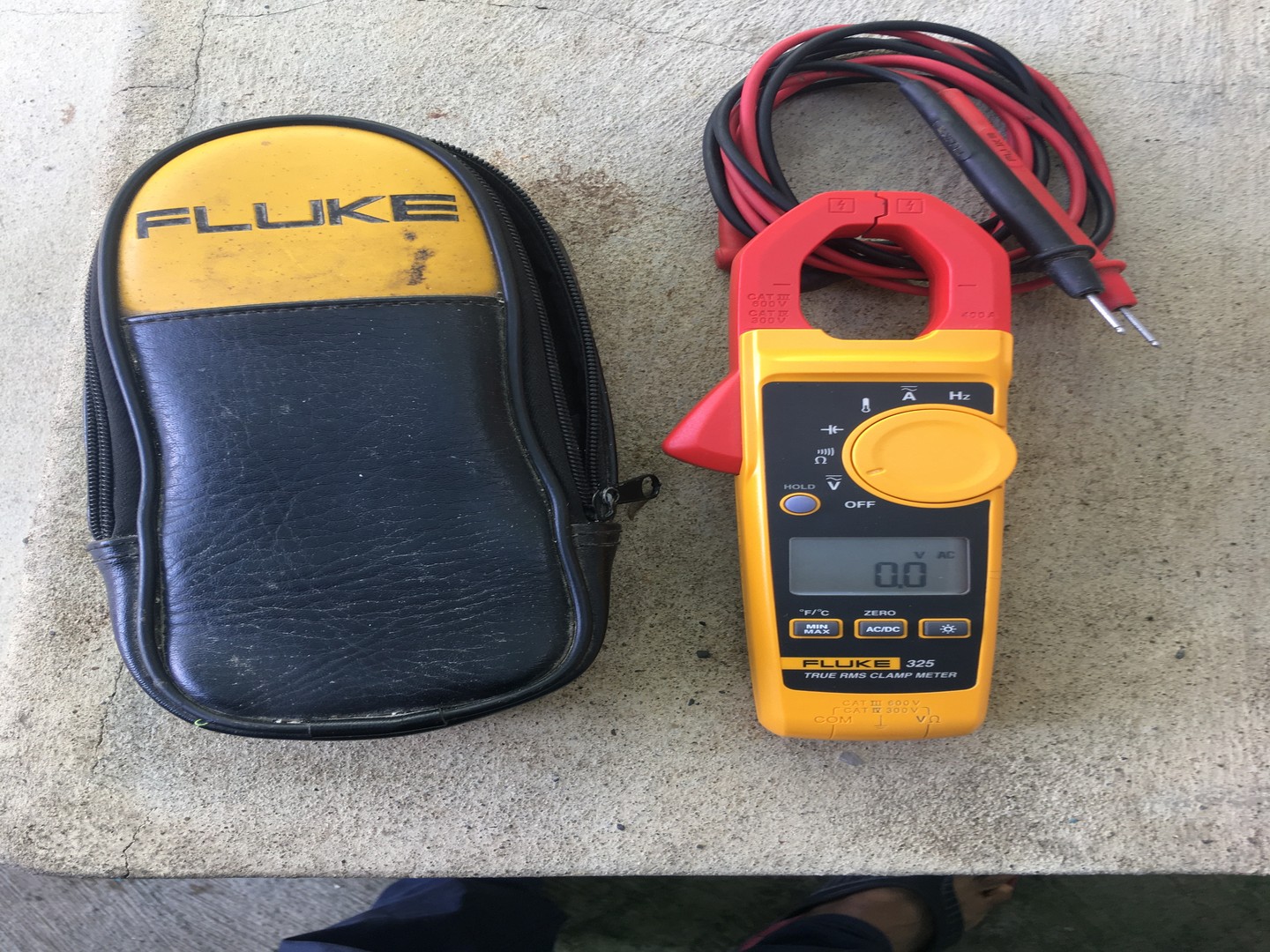 accesorios para electronica - Fluke 325 como nuevo