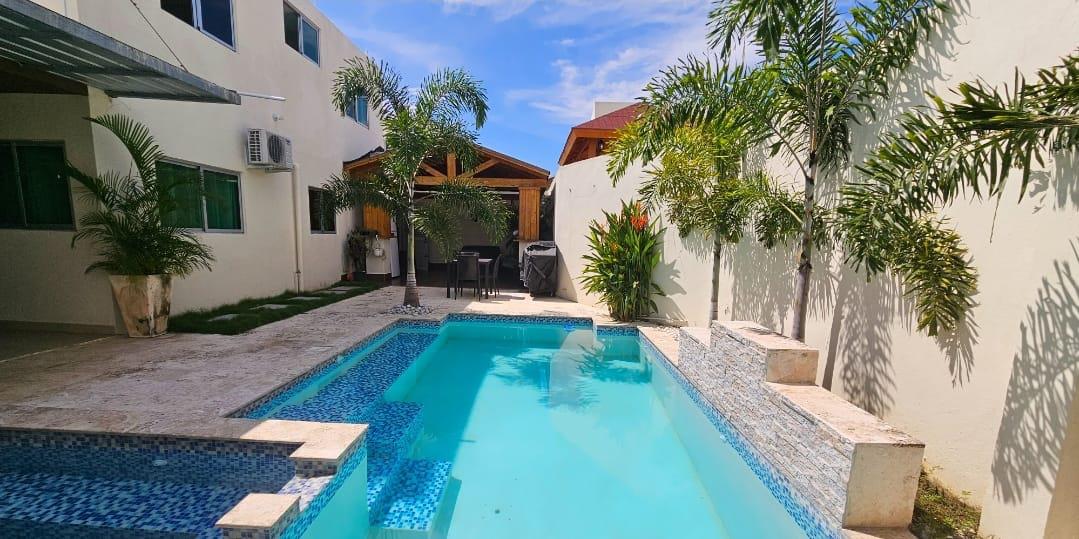 casas - Casa con piscina en venta en la Jacobo Majluta
