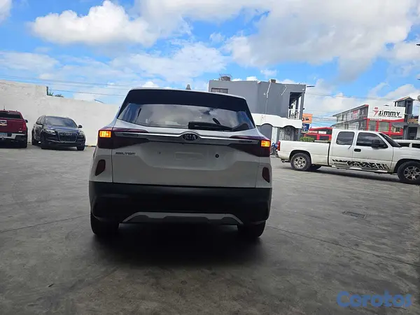 jeepetas y camionetas - KIA SELTOS 2022 BLANCO DIESEL 7