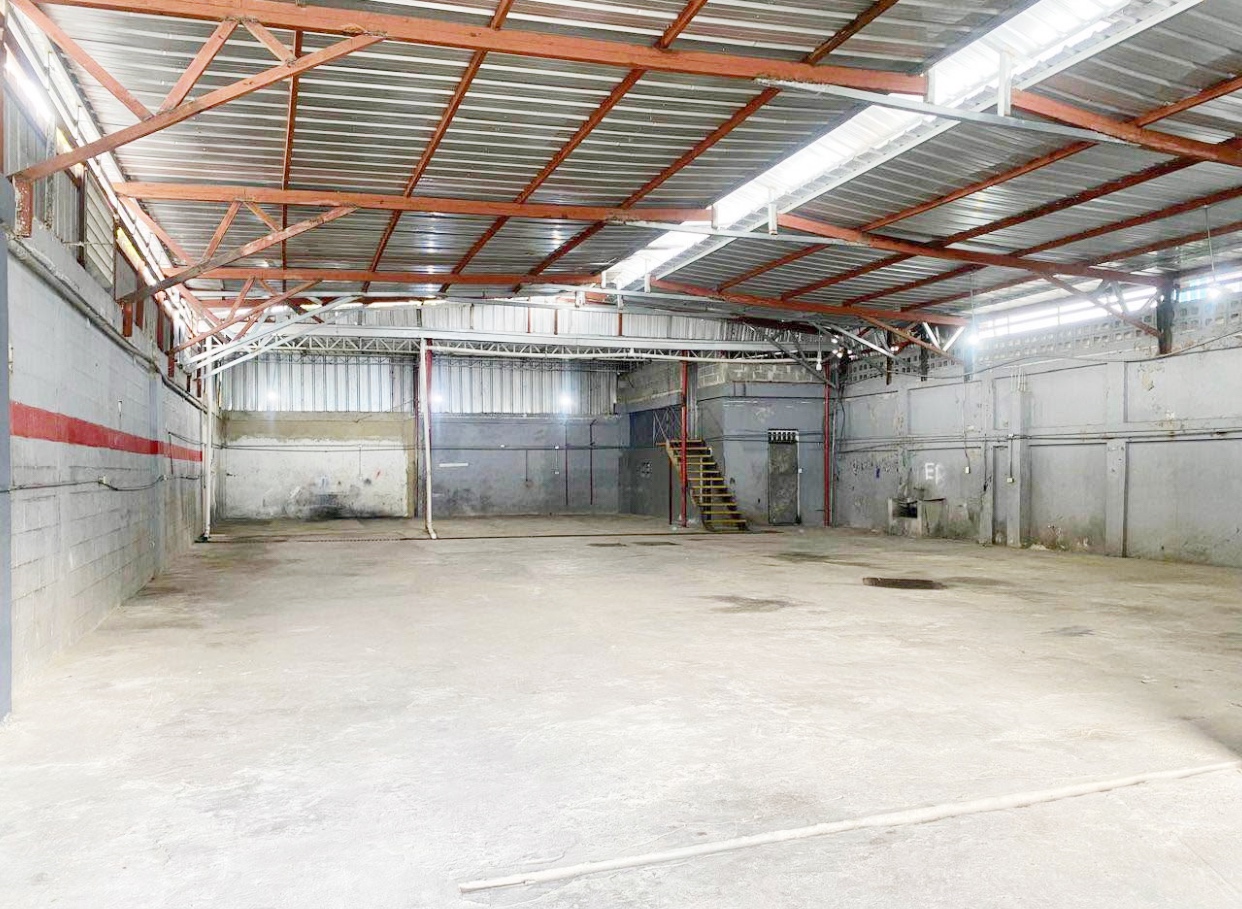 oficinas y locales comerciales - Nave comercial céntrica  2